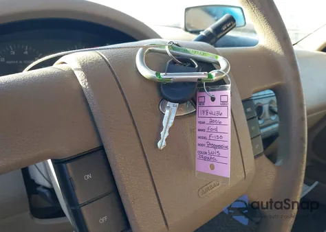 2006 Ford F-150 Xlt z USA, uszkodzony, nr VIN 1FTRW12W36FB45066